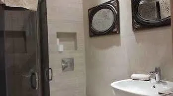 De La 2* نيس